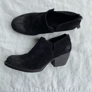 NWT Born black nubuck leather Antonia zip ankle boots